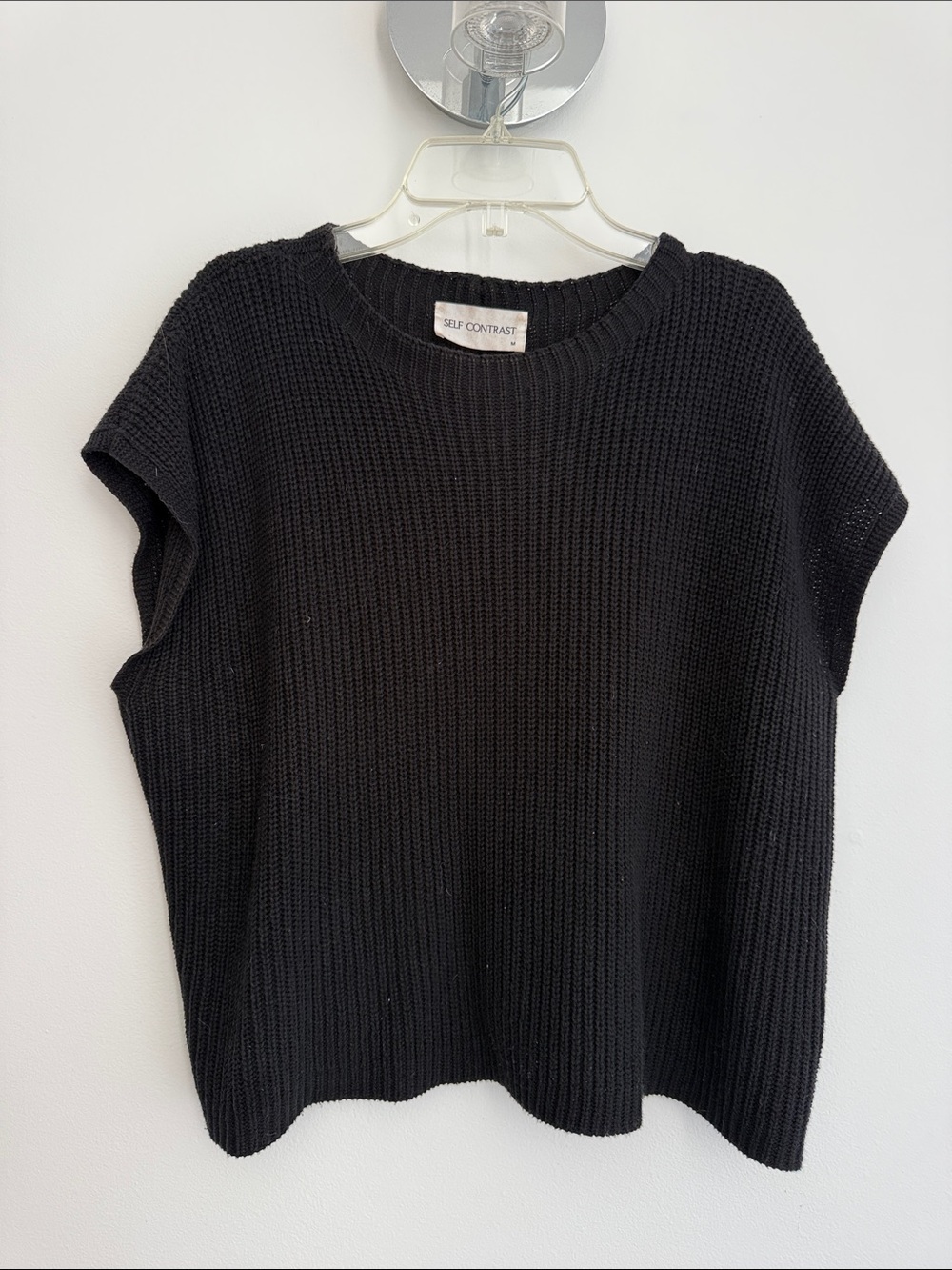 Self Contrast Black Sleeveless Knit Top